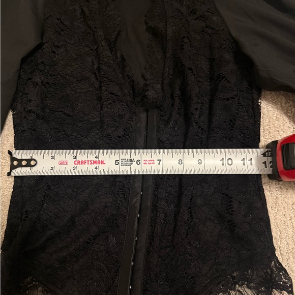 Women’s Urisme Black Lace Blouse w/Clasps and Bell Sleeves
Size Small - Picture 11 of 11